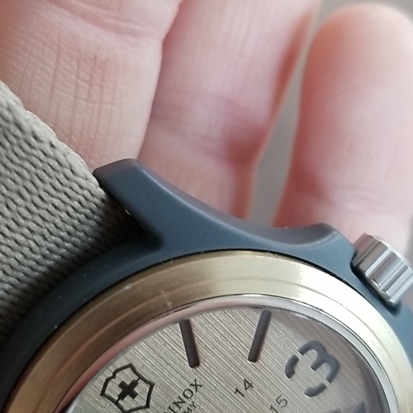 VICTORINOX Field Watch Sage - Picture 8 of 8